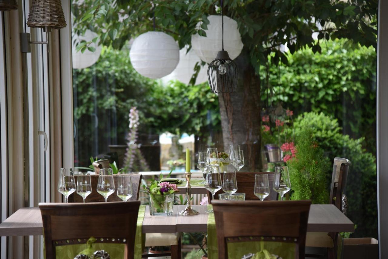 Weingut Und Gaestehaus Zilliken Nittel Exteriör bild